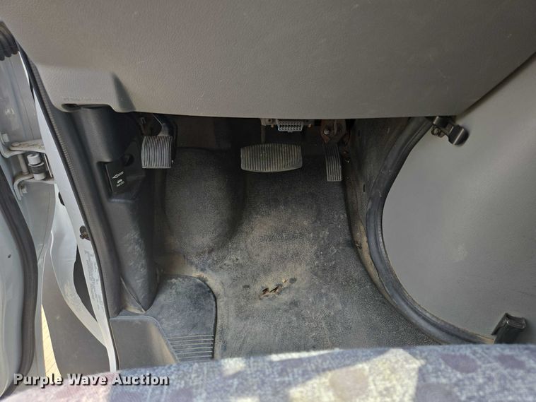 image for item ER5271 2016 Ford E450 shuttle bus