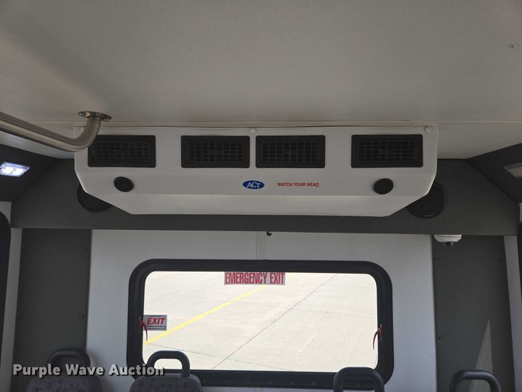 image for item ER5271 2016 Ford E450 shuttle bus