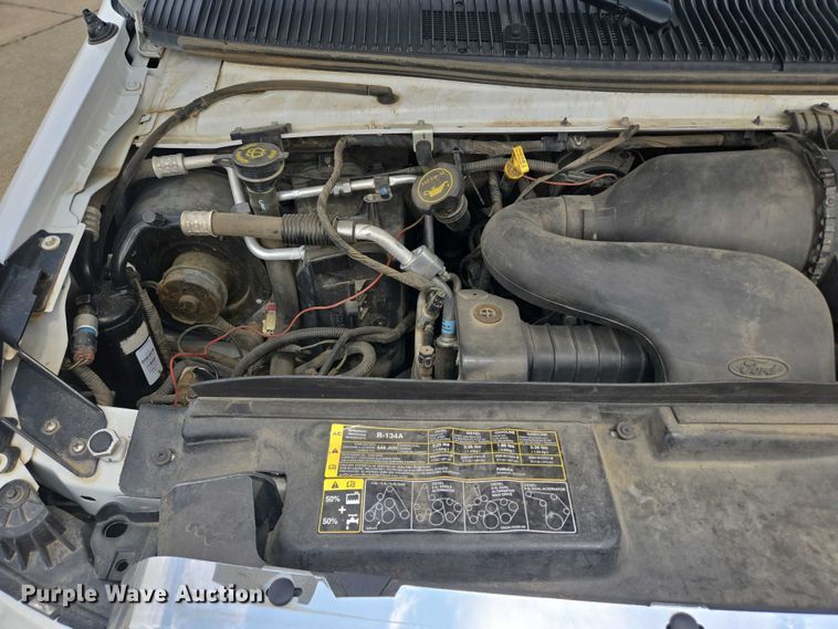 image for item ER5271 2016 Ford E450 shuttle bus