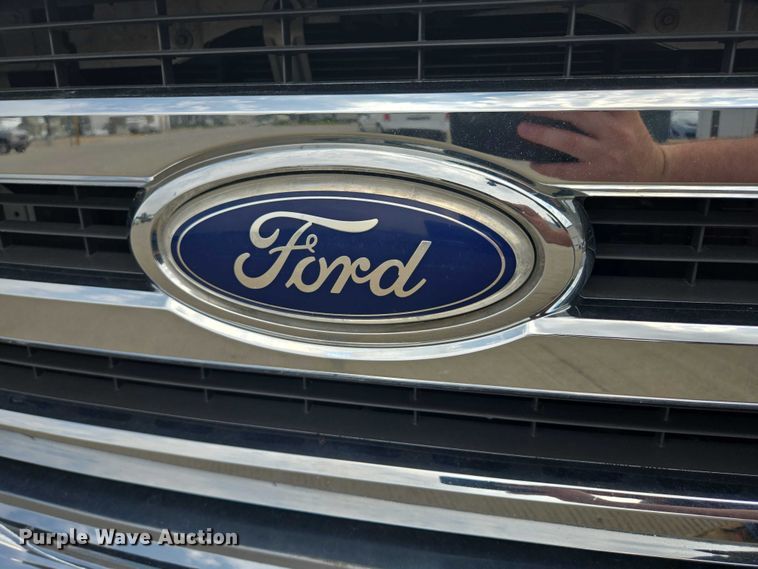 image for item ER5271 2016 Ford E450 shuttle bus