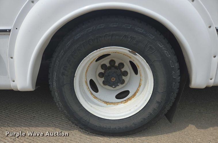 image for item ER5271 2016 Ford E450 shuttle bus