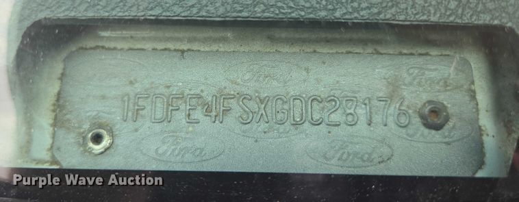 image for item ER5271 2016 Ford E450 shuttle bus