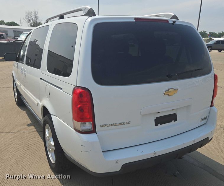 image for item ER5272 2006 Chevrolet Uplander LT van