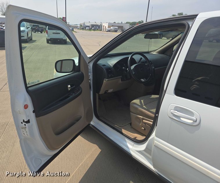 image for item ER5272 2006 Chevrolet Uplander LT van