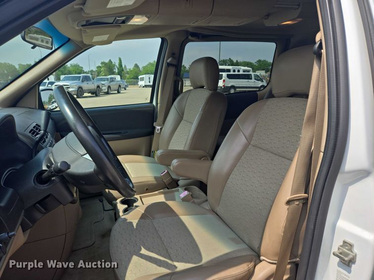 image for item ER5272 2006 Chevrolet Uplander LT van