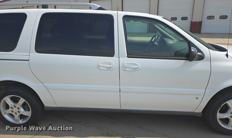 image for item ER5272 2006 Chevrolet Uplander LT van
