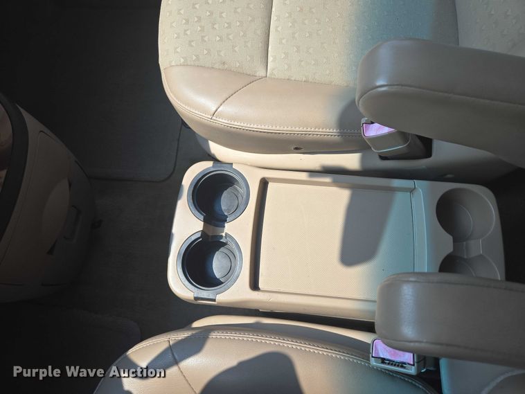 image for item ER5272 2006 Chevrolet Uplander LT van