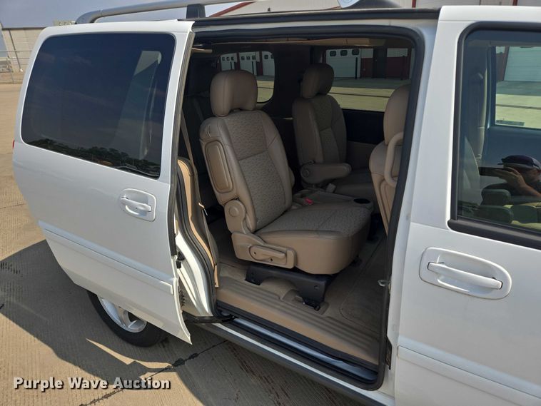 image for item ER5272 2006 Chevrolet Uplander LT van