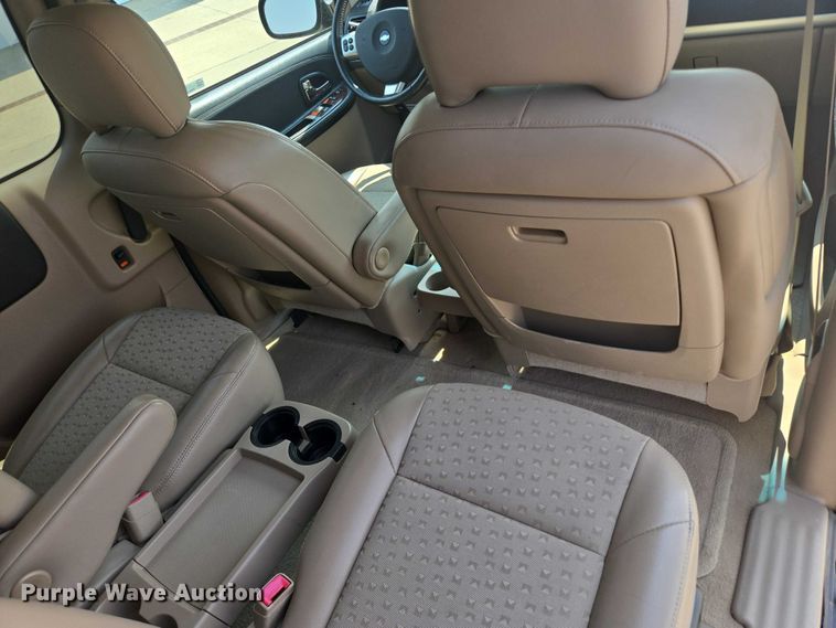 image for item ER5272 2006 Chevrolet Uplander LT van