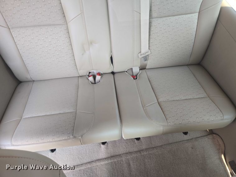 image for item ER5272 2006 Chevrolet Uplander LT van