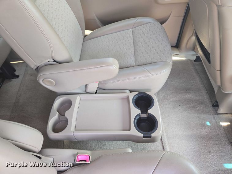 image for item ER5272 2006 Chevrolet Uplander LT van