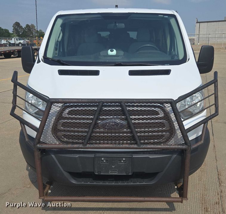 image for item ER5273 2015 Ford Transit 350 van