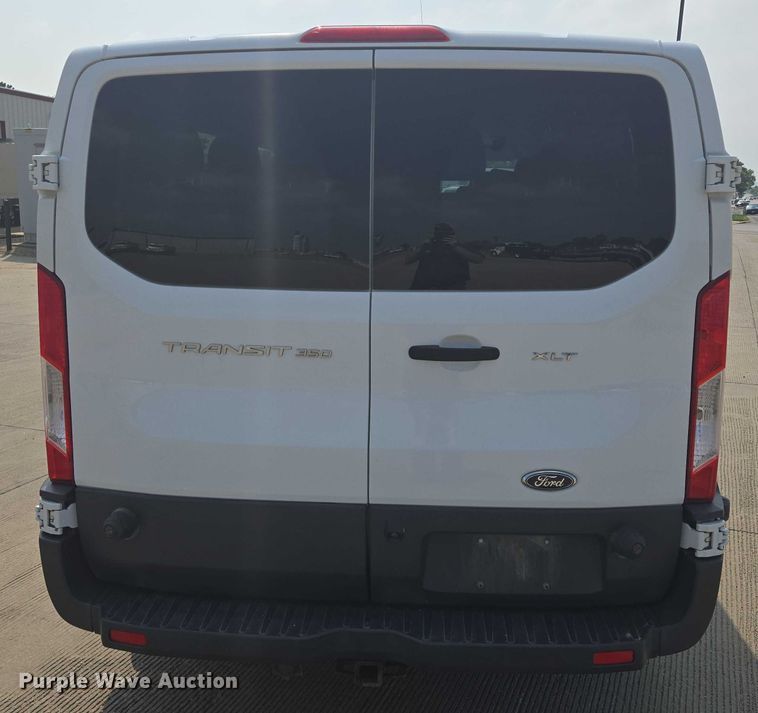 image for item ER5273 2015 Ford Transit 350 van