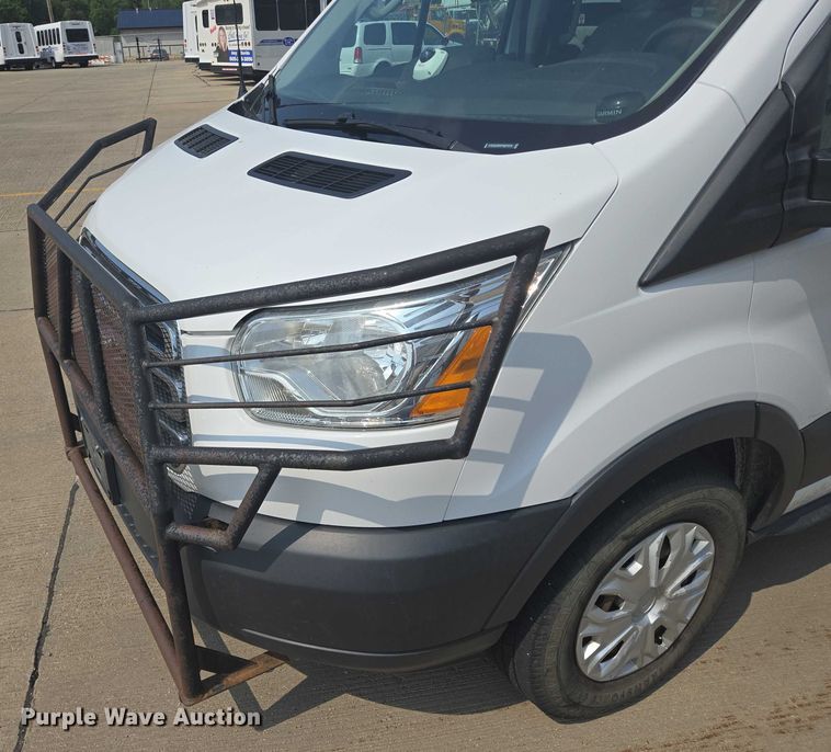 image for item ER5273 2015 Ford Transit 350 van