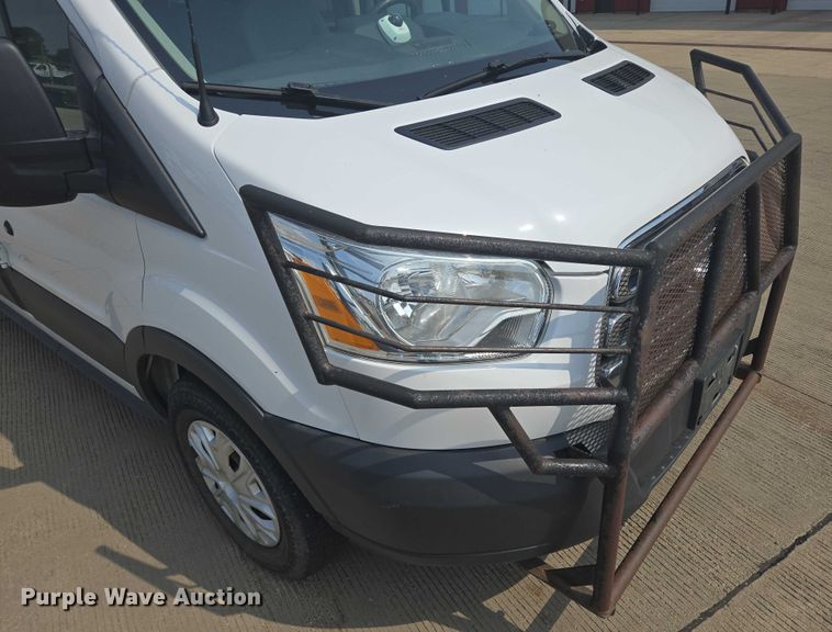 image for item ER5273 2015 Ford Transit 350 van
