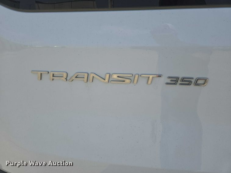 image for item ER5273 2015 Ford Transit 350 van
