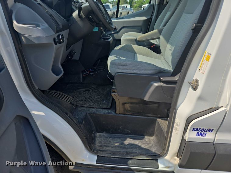 image for item ER5273 2015 Ford Transit 350 van