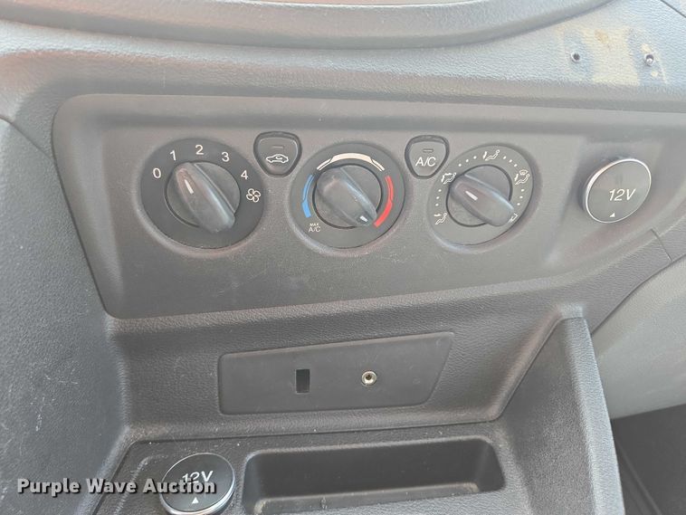 image for item ER5273 2015 Ford Transit 350 van