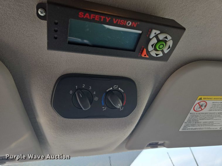 image for item ER5273 2015 Ford Transit 350 van