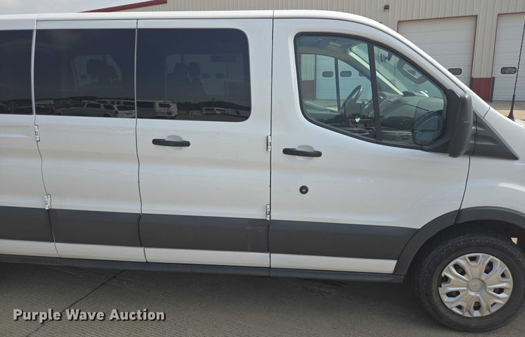 image for item ER5273 2015 Ford Transit 350 van
