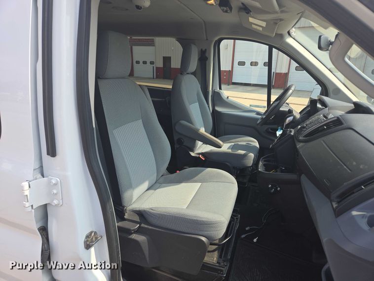 image for item ER5273 2015 Ford Transit 350 van