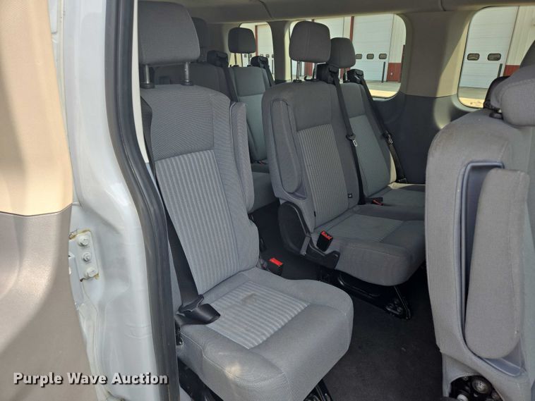 image for item ER5273 2015 Ford Transit 350 van