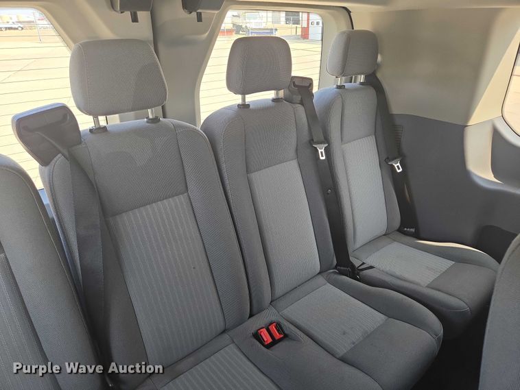 image for item ER5273 2015 Ford Transit 350 van