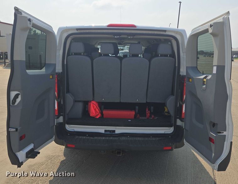 image for item ER5273 2015 Ford Transit 350 van