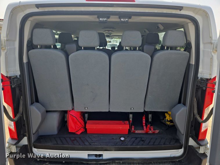 image for item ER5273 2015 Ford Transit 350 van