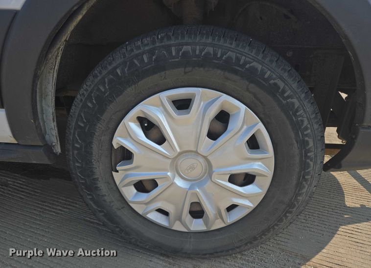 image for item ER5273 2015 Ford Transit 350 van