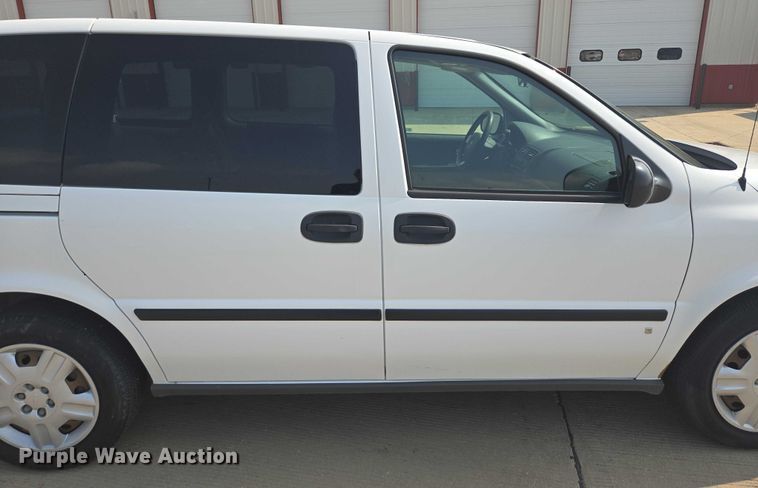 image for item ER5274 2008 Chevrolet Uplander LS van