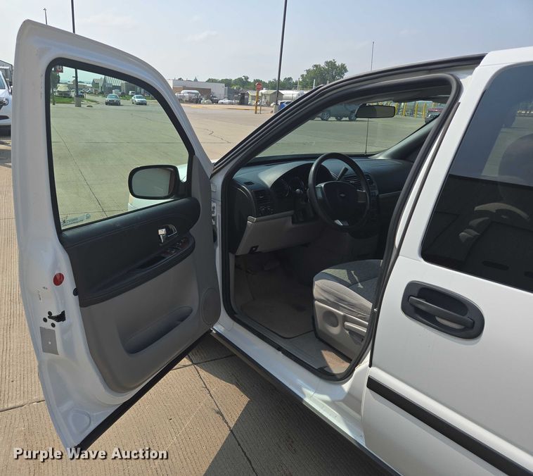 image for item ER5274 2008 Chevrolet Uplander LS van