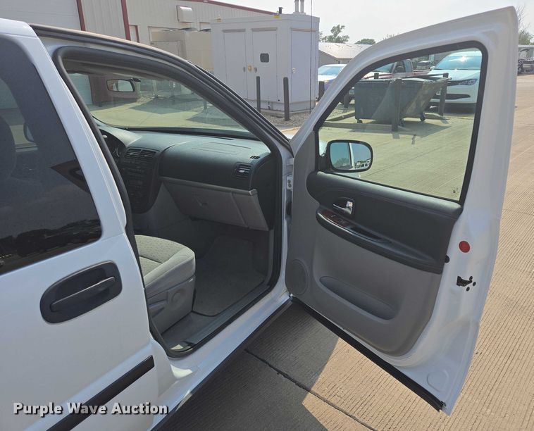 image for item ER5274 2008 Chevrolet Uplander LS van