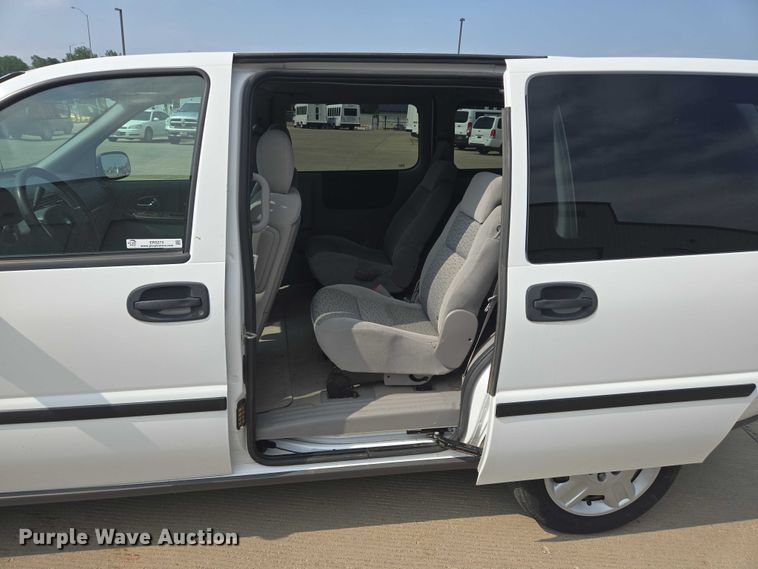 image for item ER5274 2008 Chevrolet Uplander LS van