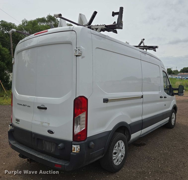 image for item ER5282 2017 Ford Transit 350 van