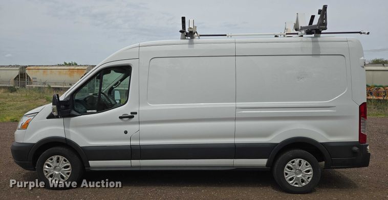 image for item ER5282 2017 Ford Transit 350 van