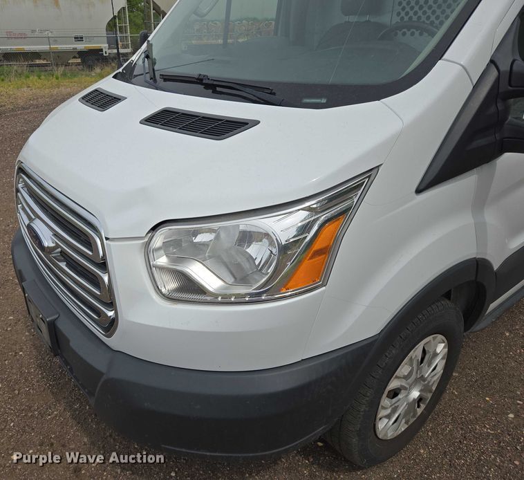 image for item ER5282 2017 Ford Transit 350 van