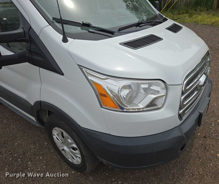image for item ER5282 2017 Ford Transit 350 van