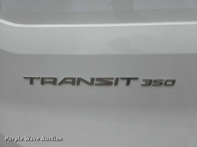 image for item ER5282 2017 Ford Transit 350 van