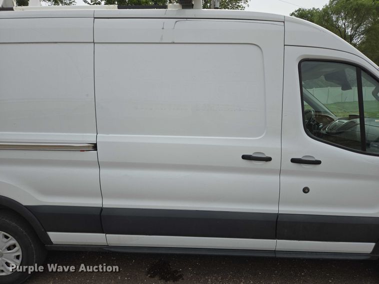 image for item ER5282 2017 Ford Transit 350 van