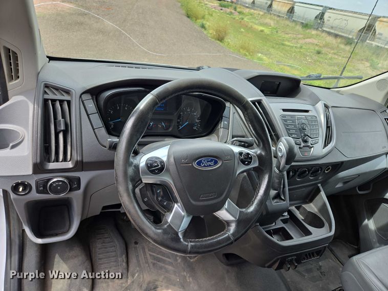 image for item ER5282 2017 Ford Transit 350 van