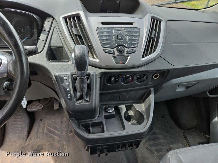 image for item ER5282 2017 Ford Transit 350 van