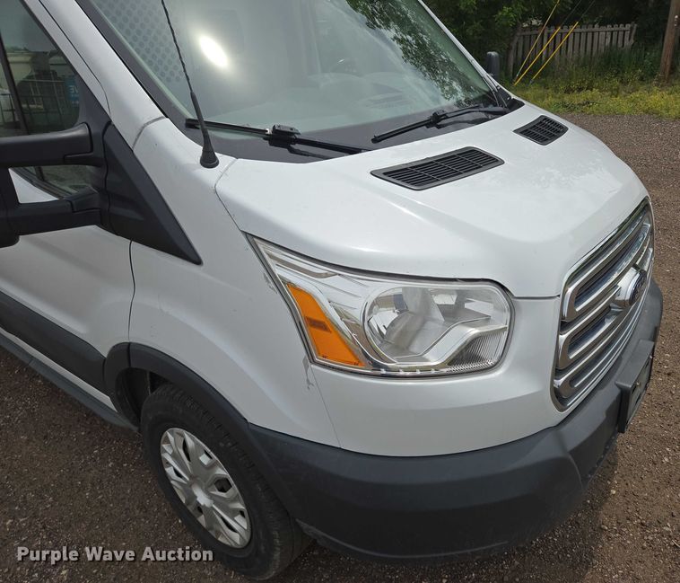 image for item ER5283 2017 Ford Transit 350 van