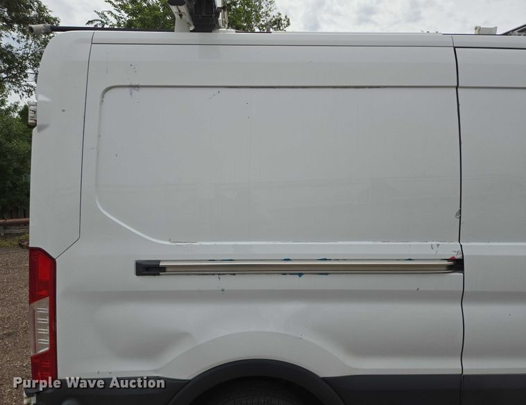 image for item ER5283 2017 Ford Transit 350 van