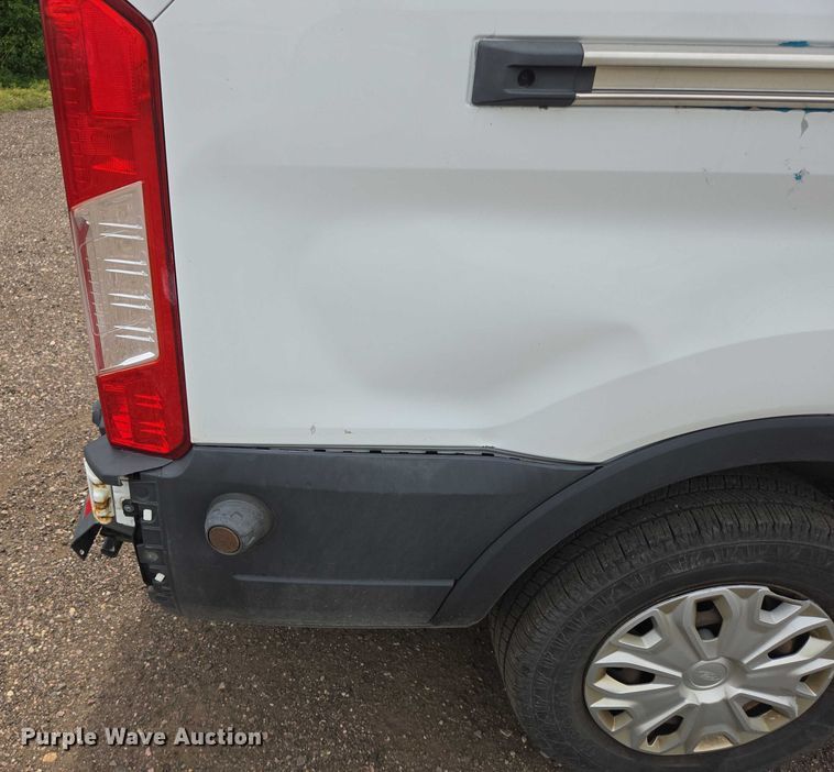 image for item ER5283 2017 Ford Transit 350 van