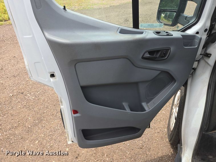 image for item ER5283 2017 Ford Transit 350 van