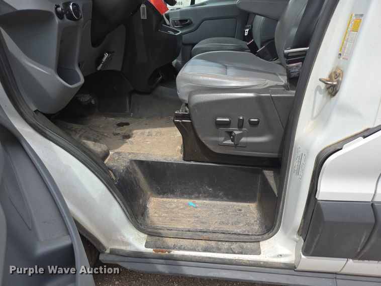 image for item ER5283 2017 Ford Transit 350 van