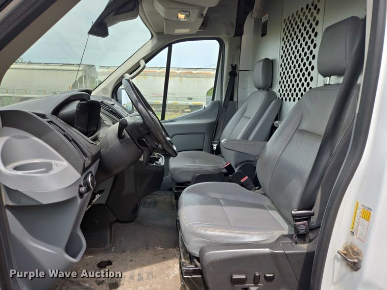 image for item ER5283 2017 Ford Transit 350 van