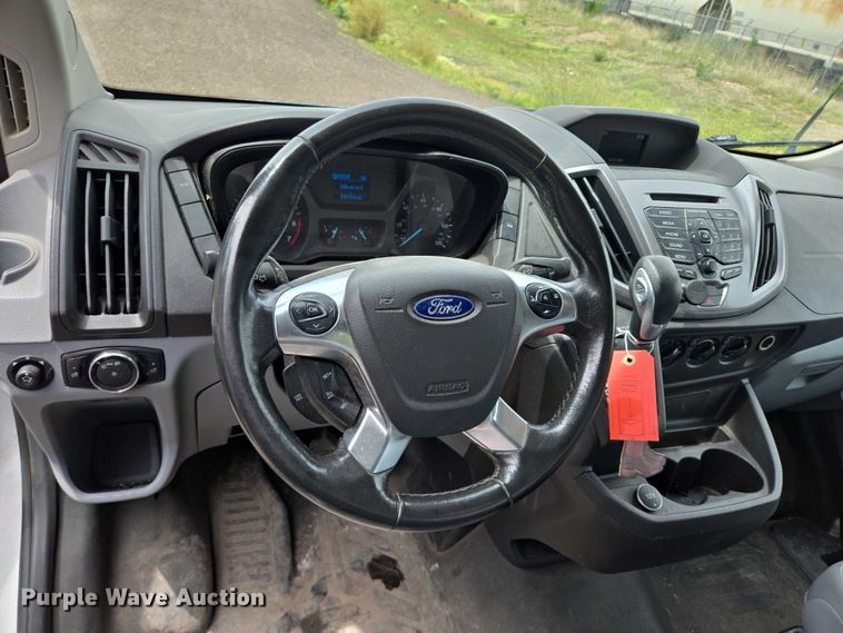 image for item ER5283 2017 Ford Transit 350 van