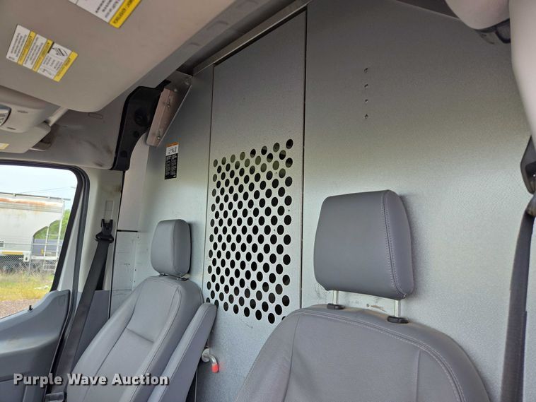 image for item ER5283 2017 Ford Transit 350 van